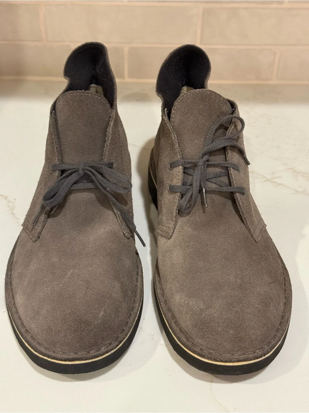CLARKS Men's Desert Chuuka Suede Leather boot - US 10- Grey Taupe